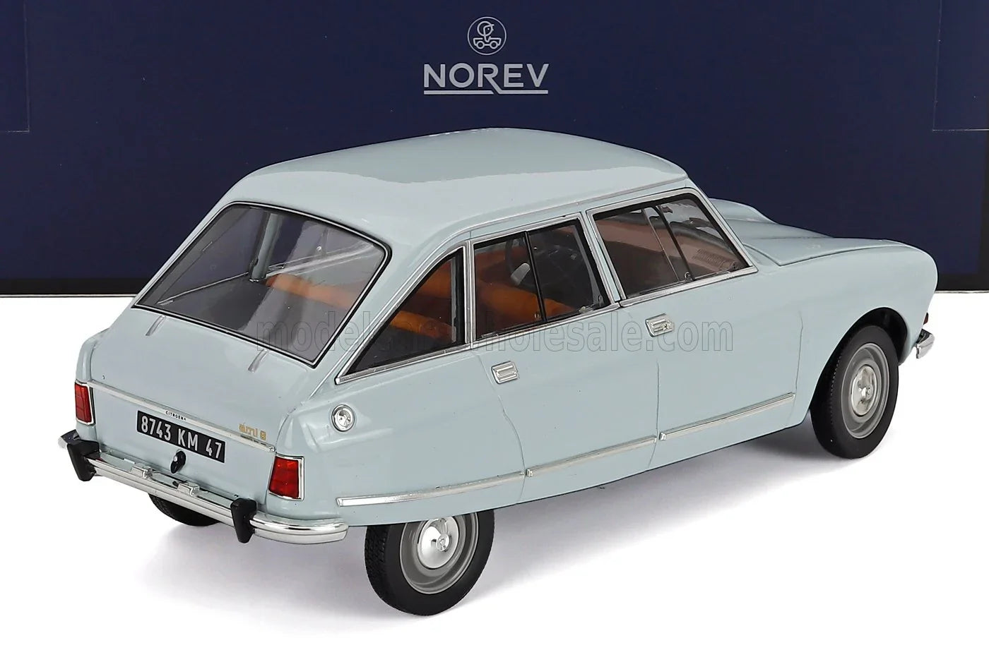 CITROËN – AMI 8 CLUB 1969 – THASOS HELLBLAU Modellauto auf Vroomi
