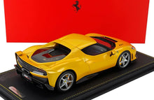 FERRARI - 296 SPECIALE 2025 - CON VETRINA - GIALLO TRISTRATO - YELLOW Vroomi Scale modellini