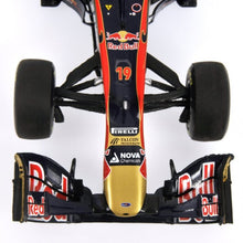 SCUDERIA TORO ROSSO SHOWCAR 2011 J. ALGUERSUARI