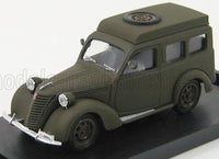 Voiture miniature vert olive avec roue de secours sur le toit, présentée sur socle noir — Vroomi