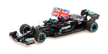 MERCEDES W12 LEWIS HAMILTON WINNER BRITISH GP 2021 CON BANDIERA