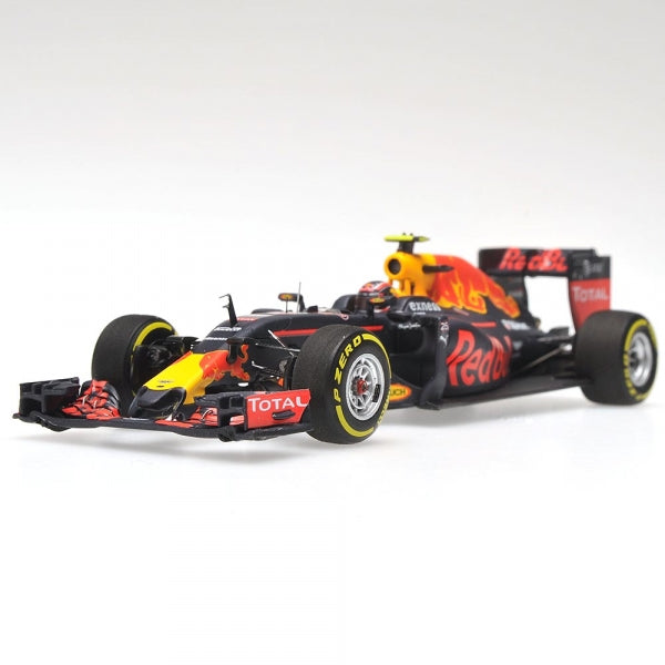 RED BULL RACING TAG HEUER RB12 DANIIL KVYAT F1 2016