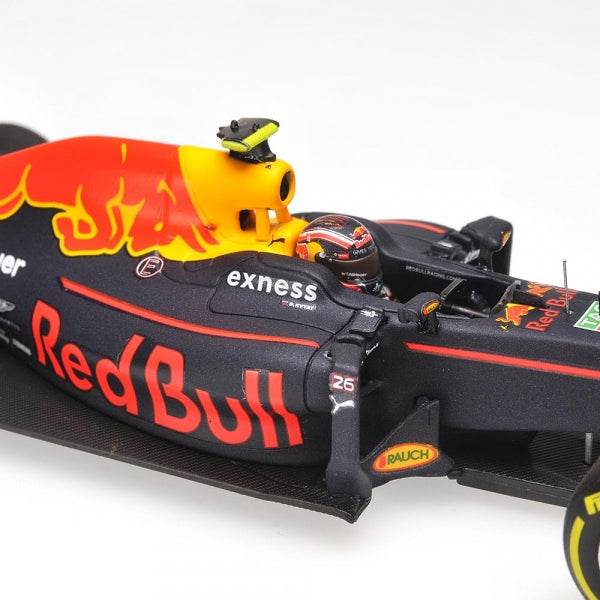RED BULL RACING TAG HEUER RB12 DANIIL KVYAT F1 2016