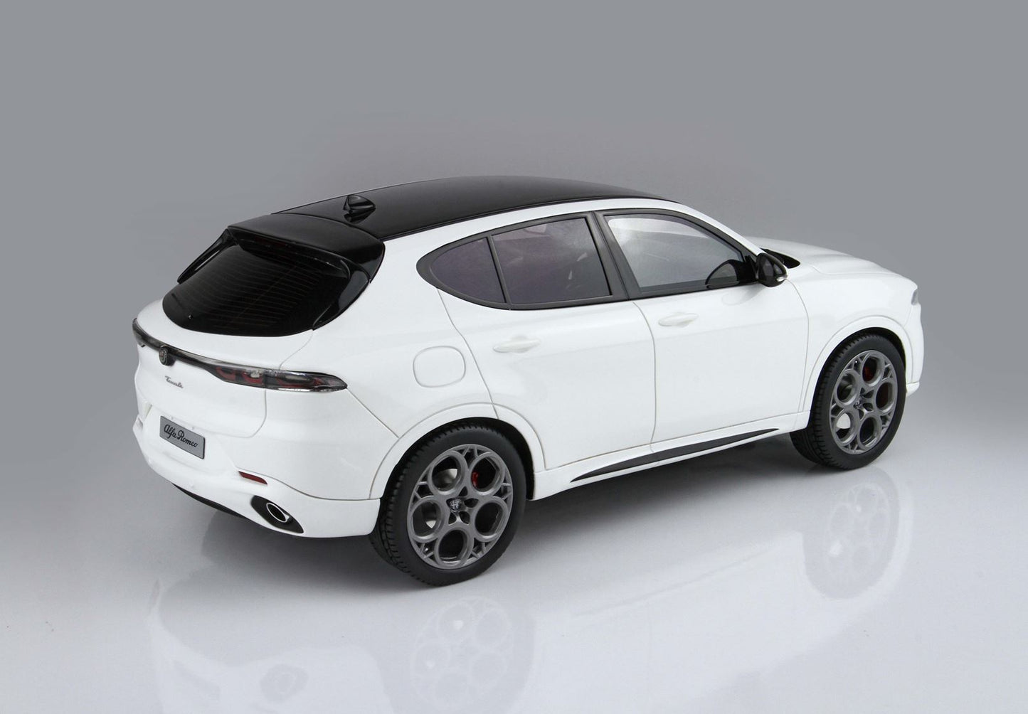 Alfa Romeo Tonale Tributo Plug-in Hybrid|Bianco Alfa