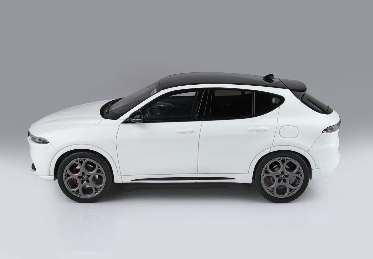 Alfa Romeo Tonale Tributo Plug-in Hybrid|Bianco Alfa