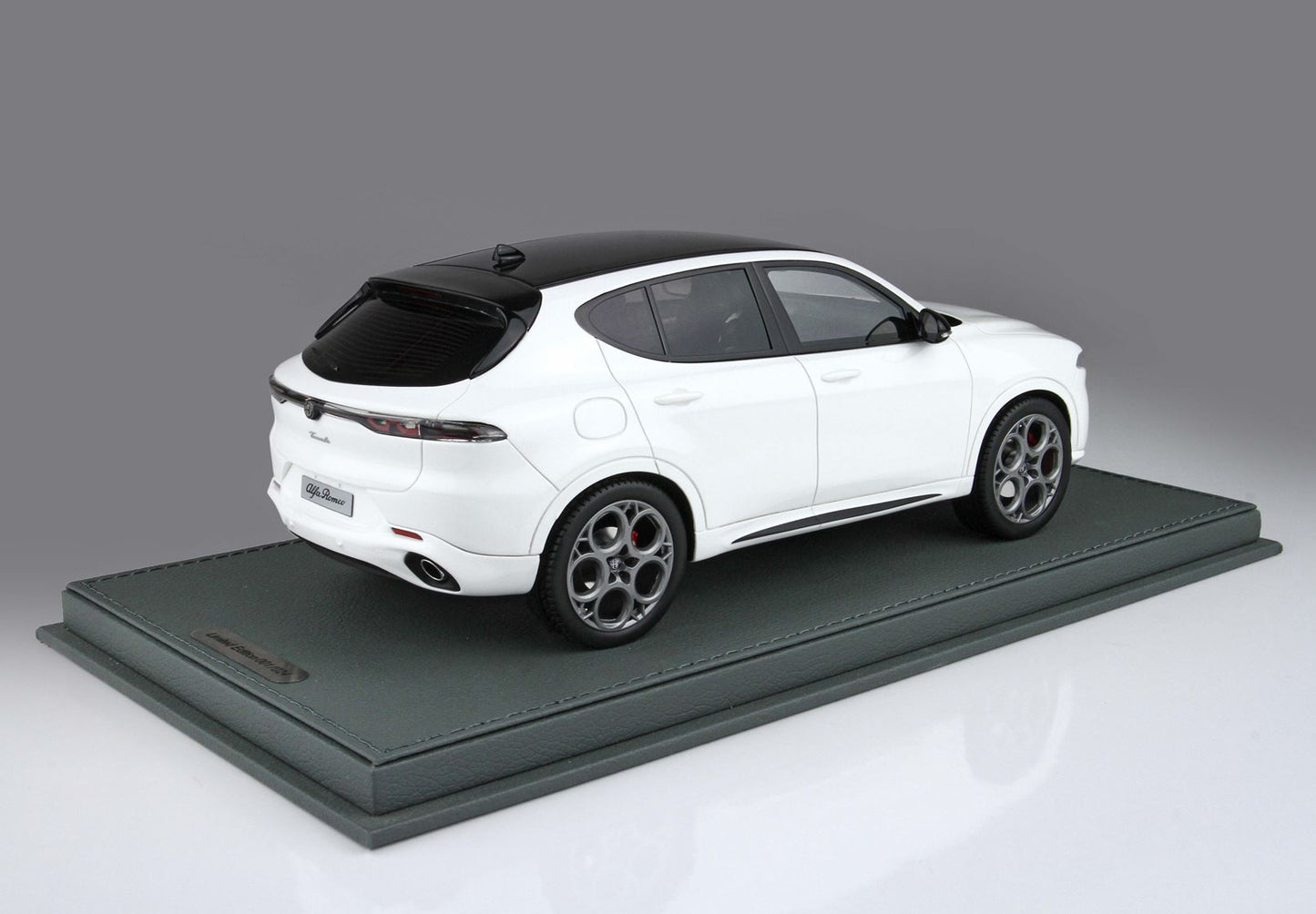 Alfa Romeo Tonale Tributo Plug-in Hybrid|Bianco Alfa