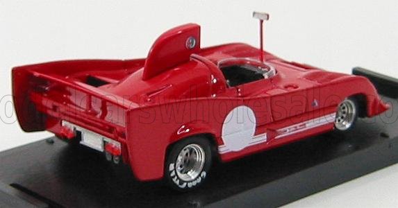 Voiture miniature rouge avec bande de course blanche, présentée sur socle noir — Vroomi, pour les collectionneurs passionnés de motorsport