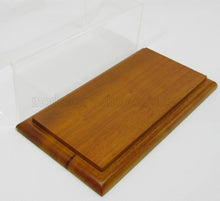 VETRINA DISPLAY BOX - FOR CAR 1/18 - BASE LEGNO - WOOD Lungh.cm 29.0 X Largh.cm 13.0 X Alt.cm 12.8 (altezza interna cm 10.0) - PLEXIGLASS DISPLAY - WOOD