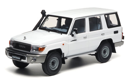 TOYOTA LAND CRUISER 76 WHITE 2017