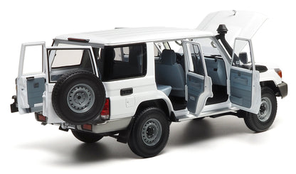 TOYOTA LAND CRUISER 76 WHITE 2017