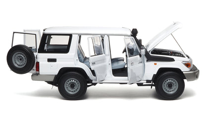 TOYOTA LAND CRUISER 76 WHITE 2017