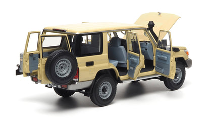 TOYOTA LAND CRUISER 76 CREAM 2017