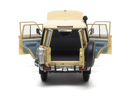TOYOTA LAND CRUISER 76 CREAM 2017