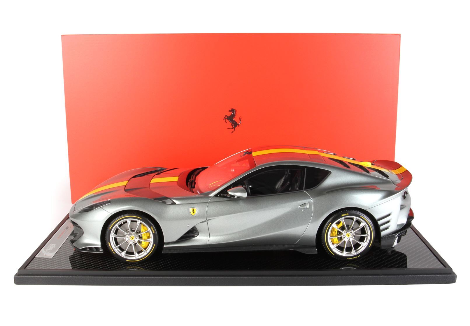 FERRARI 812 COMPETIZIONE YELLOW STRIPE COBURN GREY - Vroomi