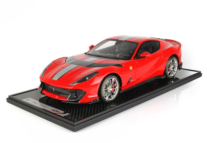 FERRARI 812 COMPETIZIONE SILVER STRIPE ROSSO CORSA 322 - Vroomi
