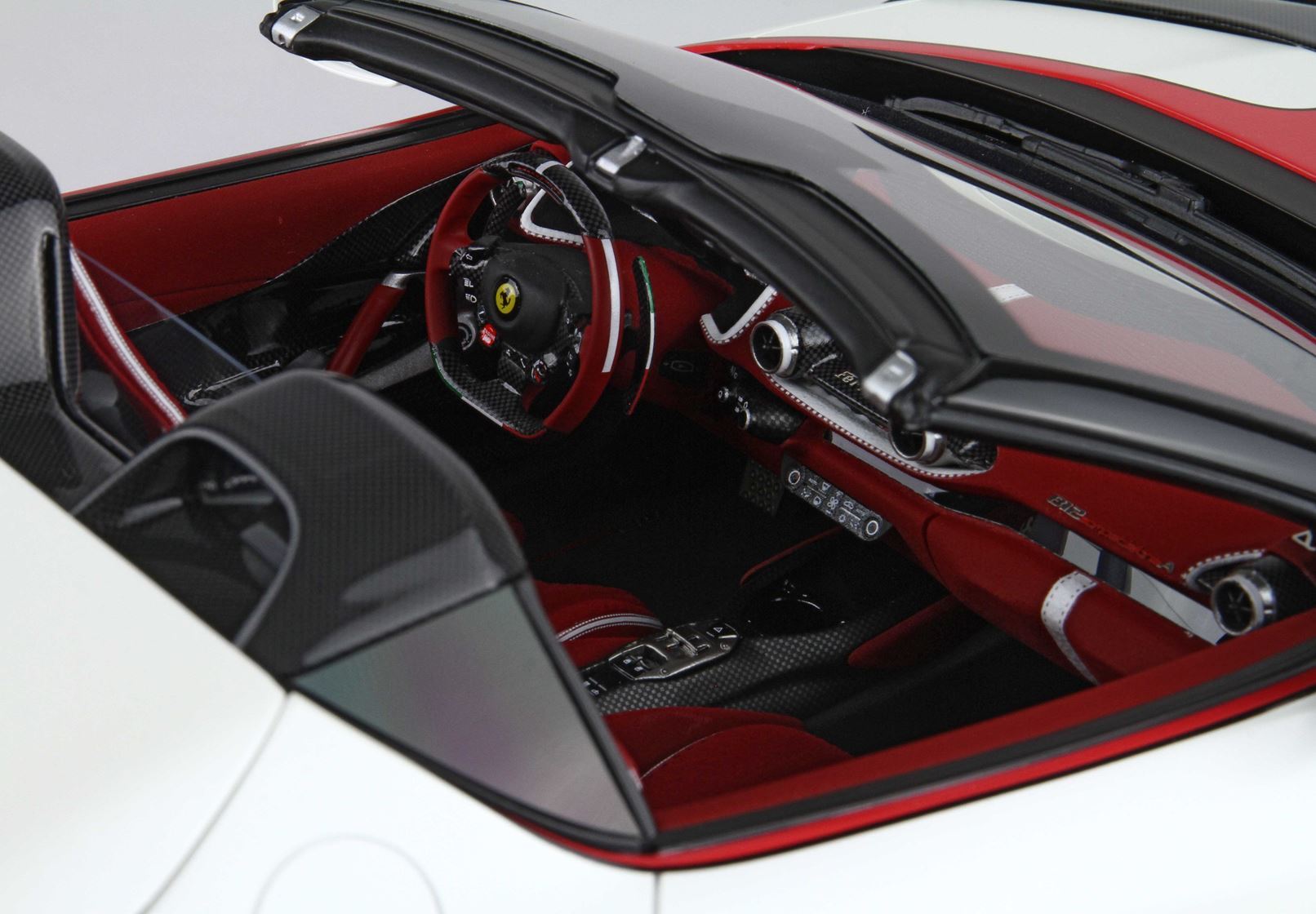 FERRARI 812 COMPETIZIONE A SCALE 1/12 BIANCO ITALIA - Vroomi