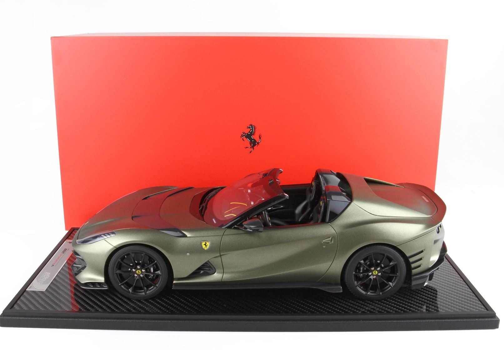 FERRARI 812 COMPETIZIONE A SCALE 1/12 VERDE MANZONI OPACO - Vroomi