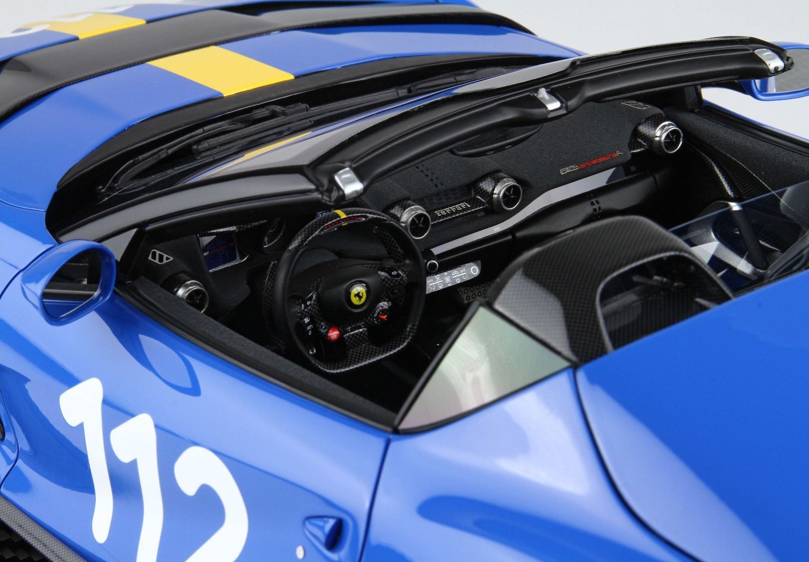 FERRARI 812 COMPETIZIONE A SCALE 1/12 - Vroomi