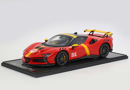 FERRARI SF90XX STRADALE ROSSO E GIALLO 24H LE MANS 499P CON NUMERO DI GARA 51 - Vroomi