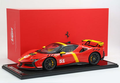 FERRARI SF90XX STRADALE ROSSO E GIALLO 24H LE MANS 499P CON NUMERO DI GARA 51 - Vroomi