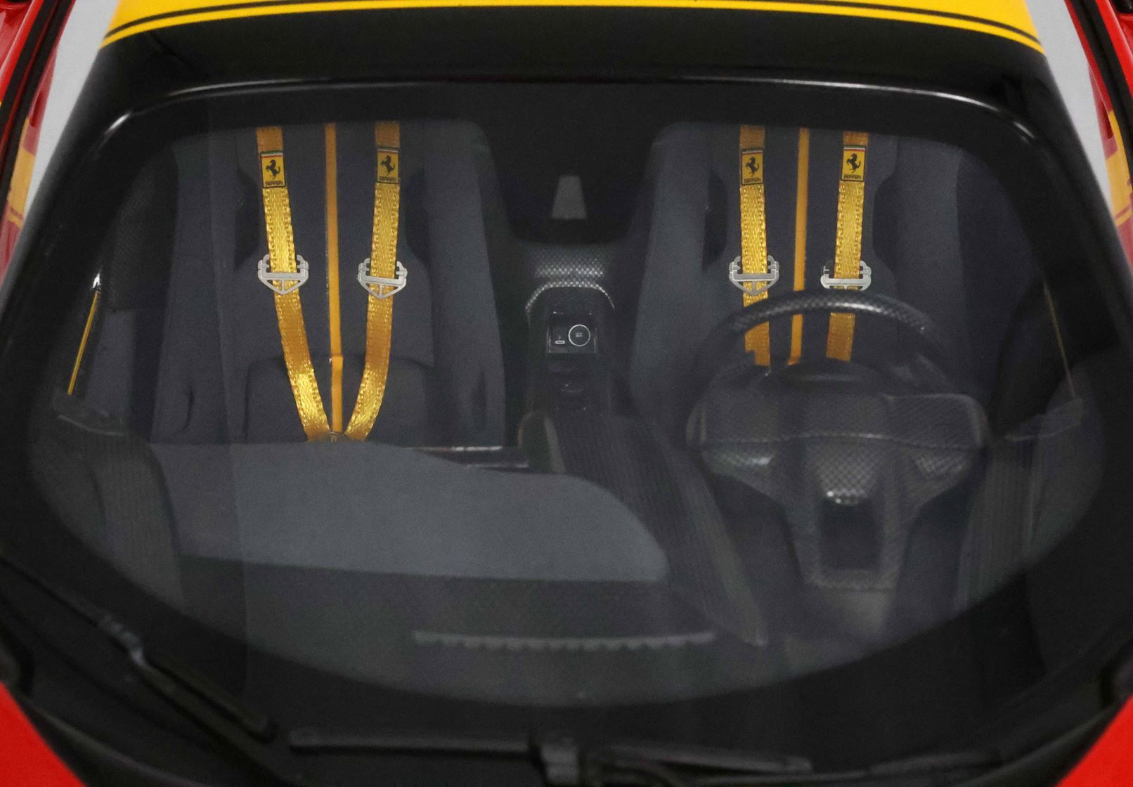 FERRARI SF90XX STRADALE ROSSO E GIALLO 24H LE MANS 499P CON NUMERO DI GARA 51 - Vroomi