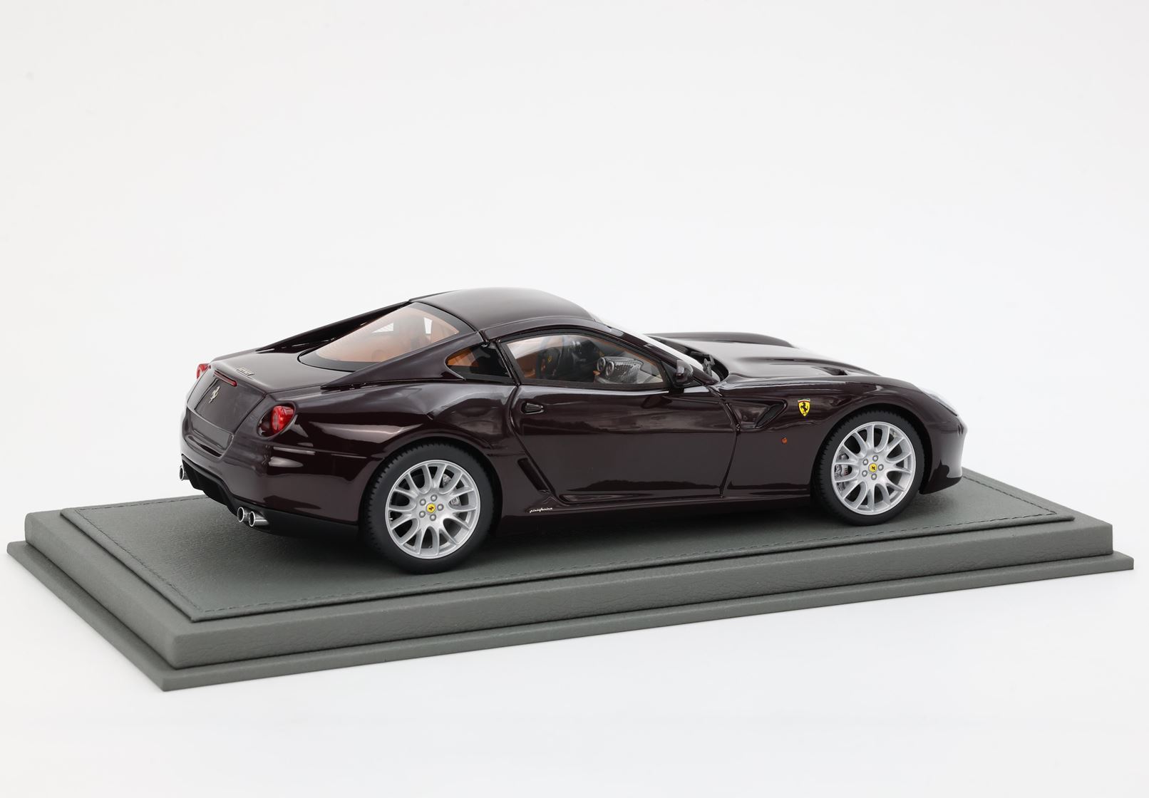 FERRARI 599 GTB FIORANO 2006 CAMBIO MANUALE- MADE IN ITALY VINACCIA INTERNI COLOR CUOIO - Vroomi