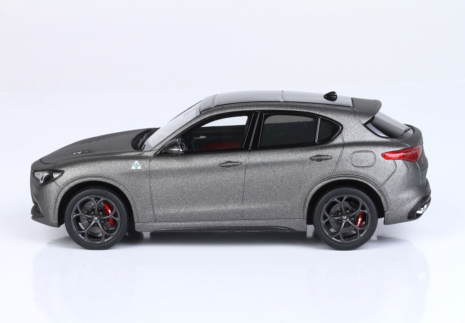 ALFA ROMEO STELVIO QUADRIFOGLIO NURBURGRING - Vroomi