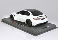 ALFA ROMEO GIULIA GTA BIANCO TROFEO RED BRAKES BLACK SEAT BELTS - Vroomi