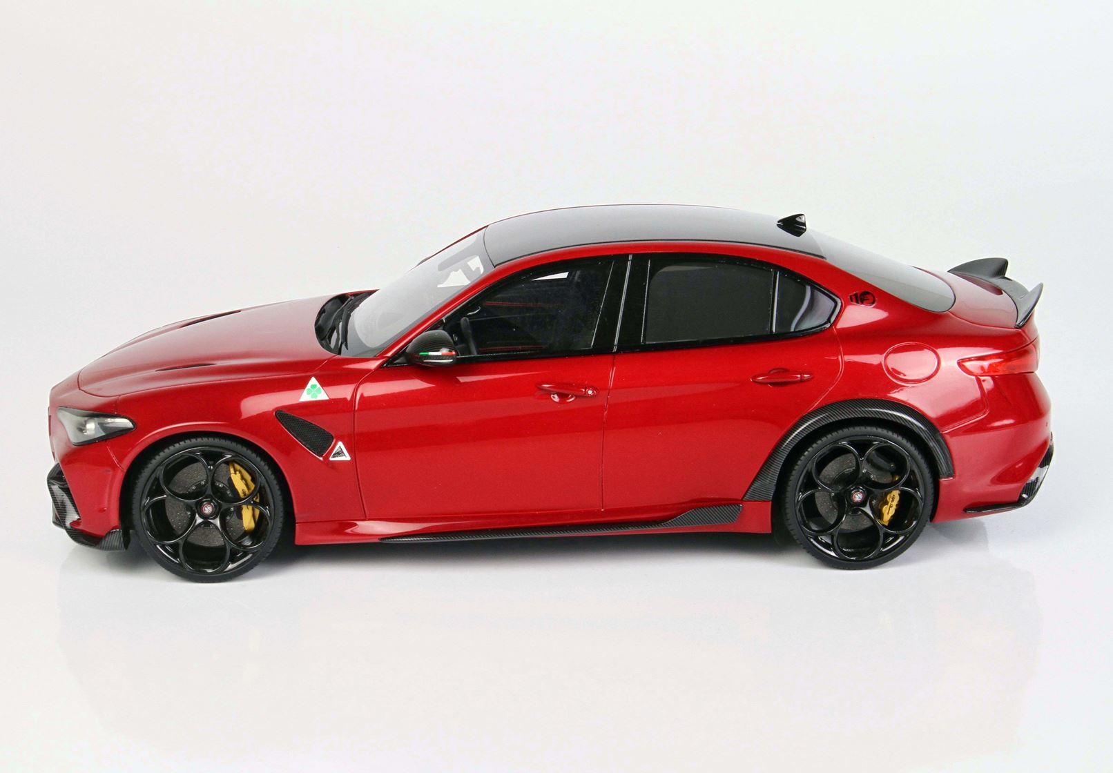 ALFA ROMEO GIULIA GTA ROSSO GTA BRAKES GOLD - Vroomi