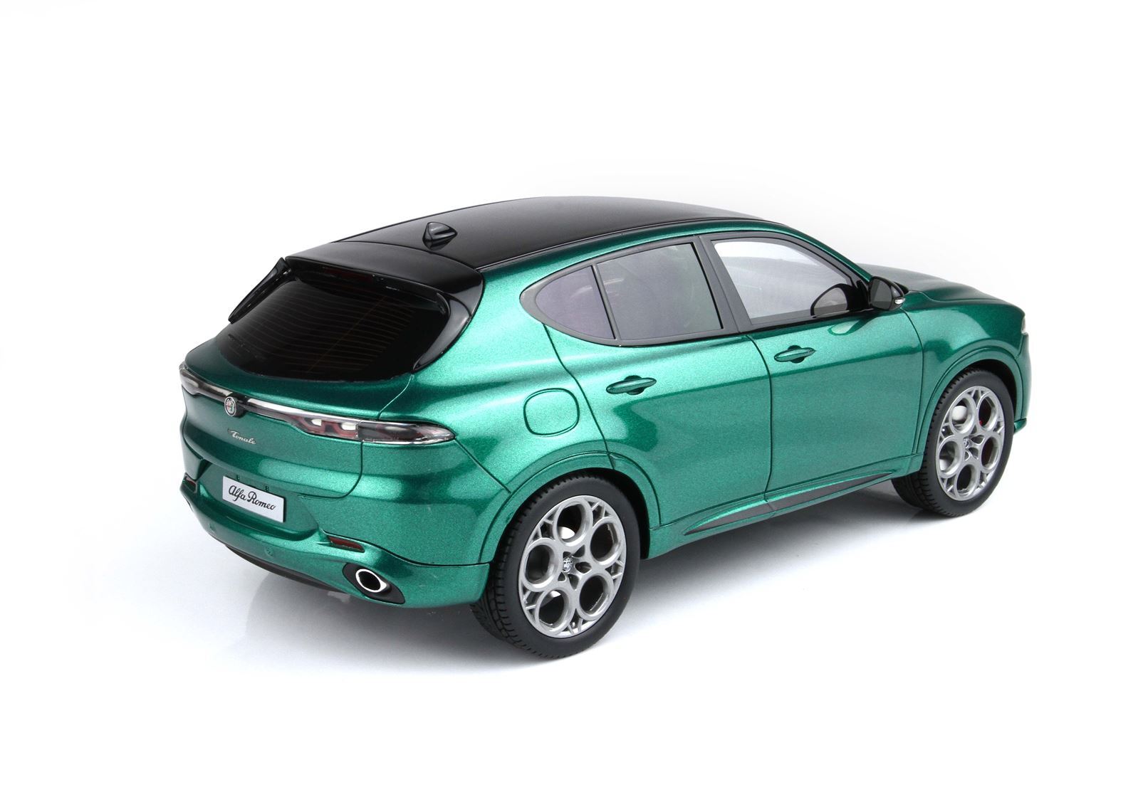 ALFA ROMEO TONALE TRIBUTO PLUG-IN HYBRID VERDE MONTREAL - Vroomi
