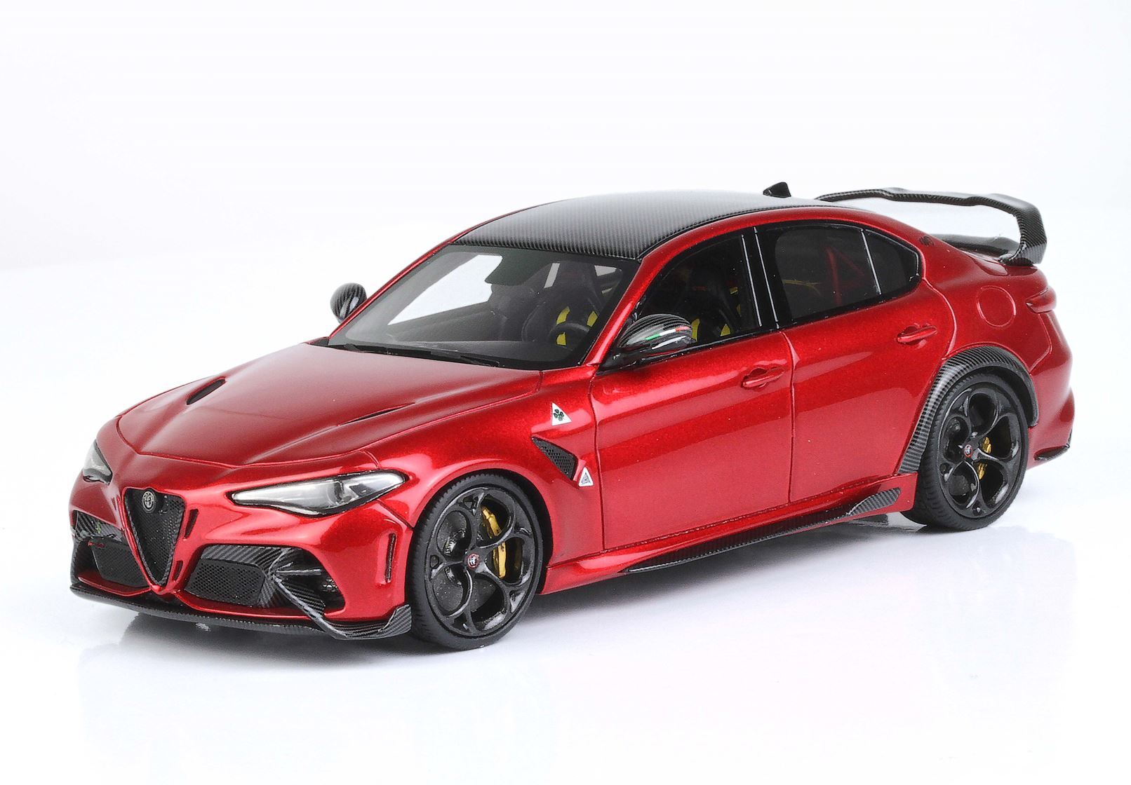 ALFA ROMEO GIULIA GTAM ROSSO GTA - CINTURE GIALLE - Vroomi