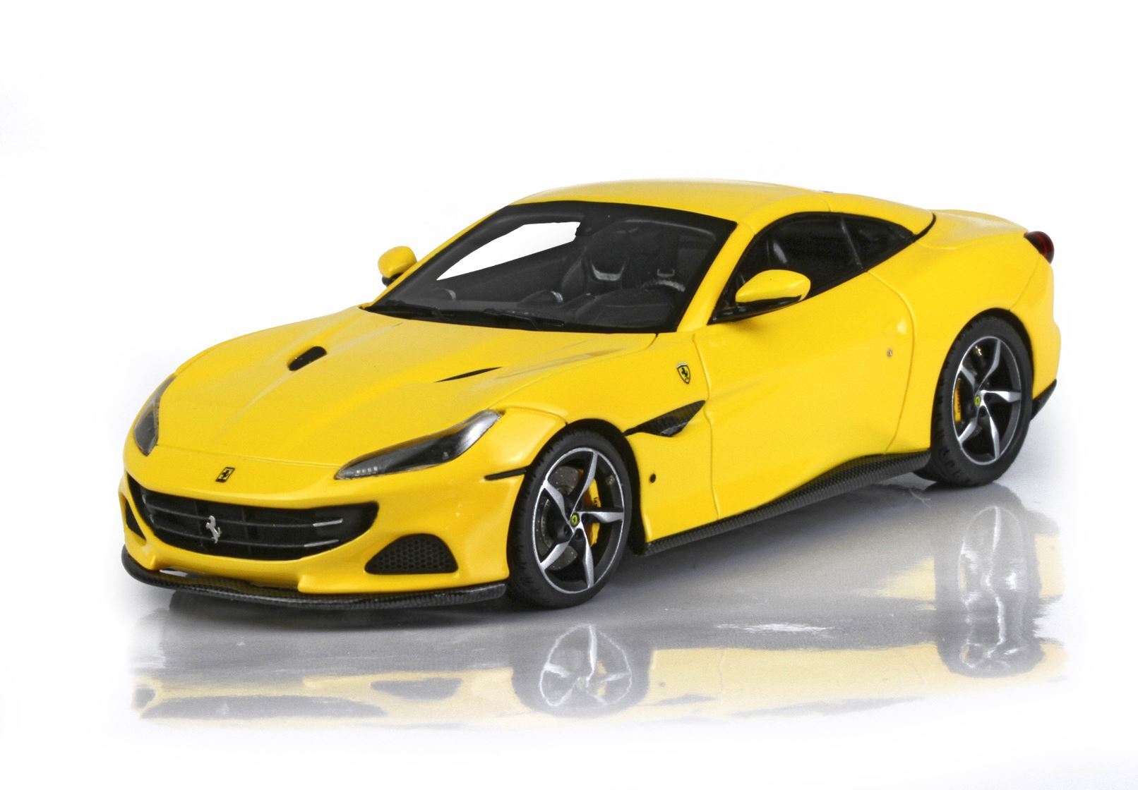 FERRARI PORTOFINO M SPIDER TETTO CHIUSO GIALLO MODENA - Vroomi
