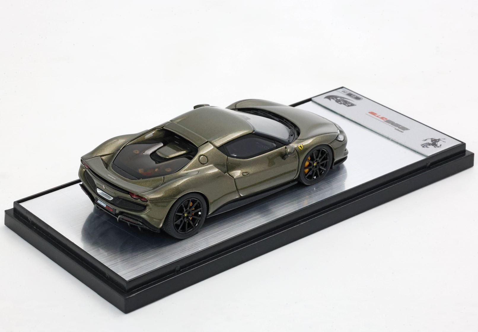 FERRARI 296 GTB VERDE MANZONI LUCIDO E CAPPELLO - Vroomi