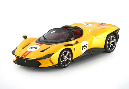 FERRARI DAYTONA SP3 SERIE ICONA GIALLO TRISTRATO - Vroomi