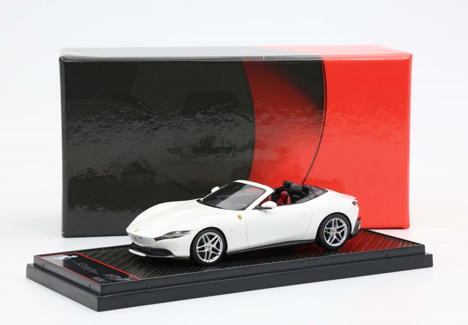 FERRARI ROMA SPIDER BIANCO CERVINO - Vroomi