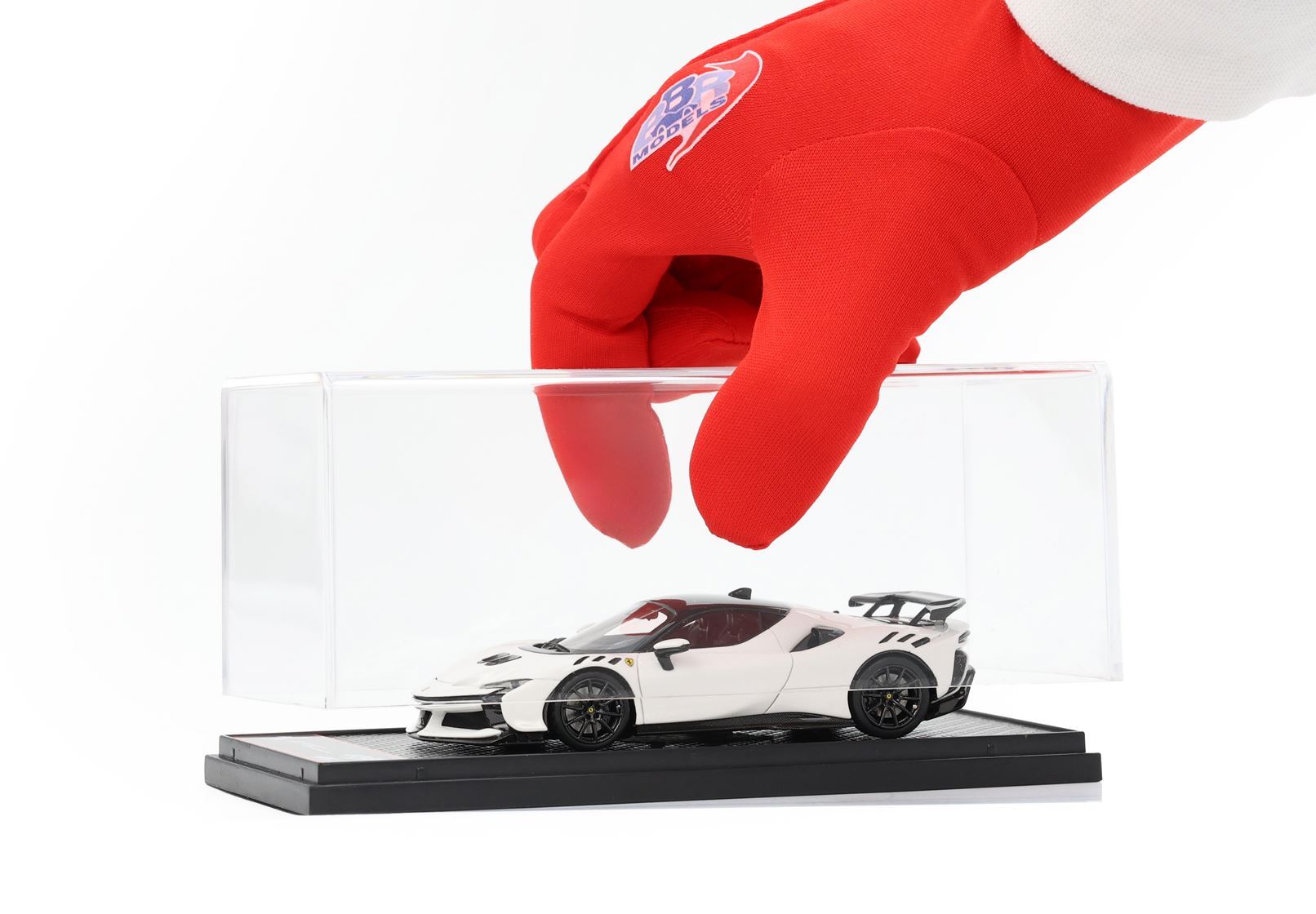 FERRARI SF90 XX STRADALE BIANCO CERVINO CERCHI CARBONIO - Vroomi