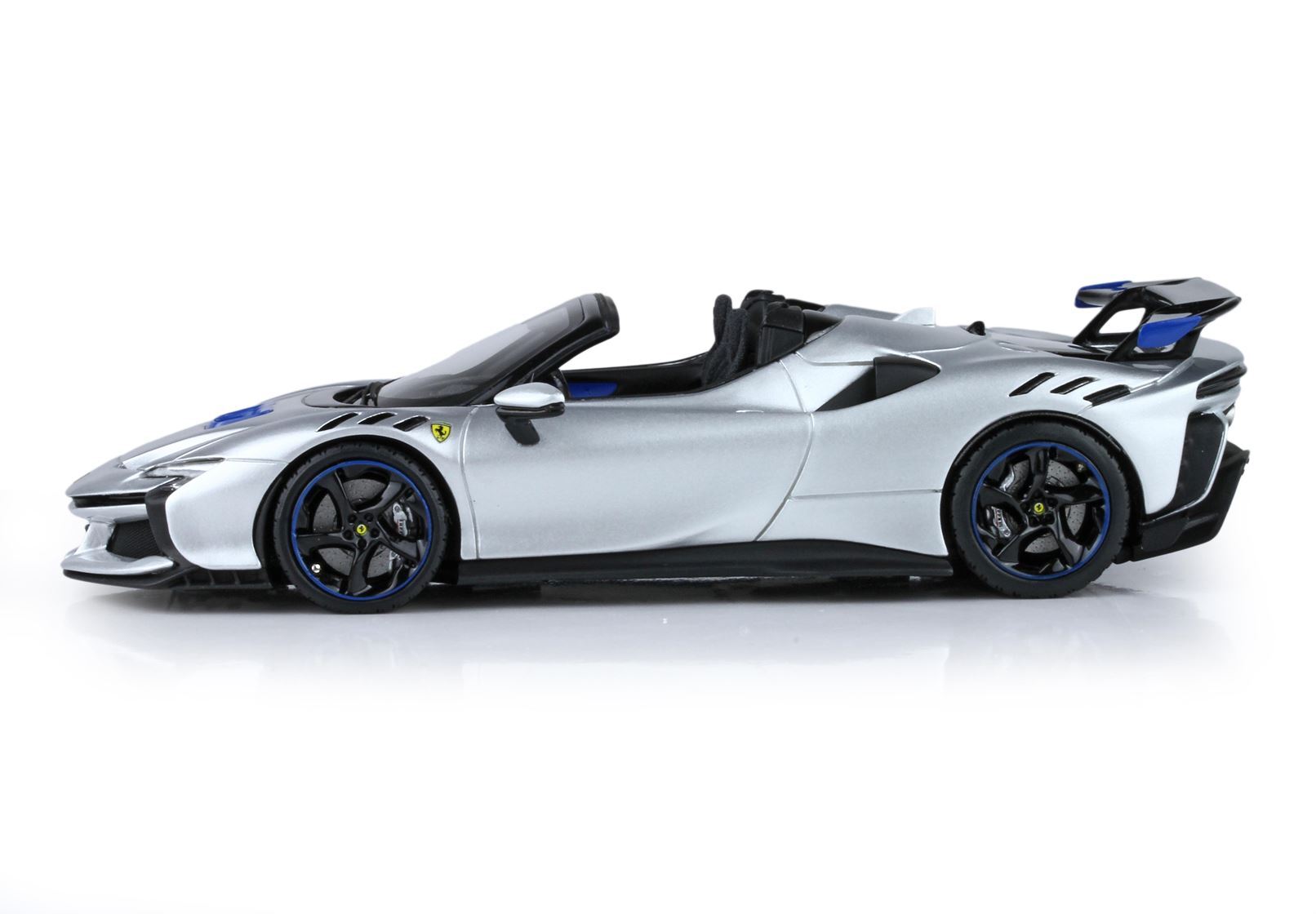 FERRARI SF90 XX SPIDER ARGENTO NURBURGRING - Vroomi