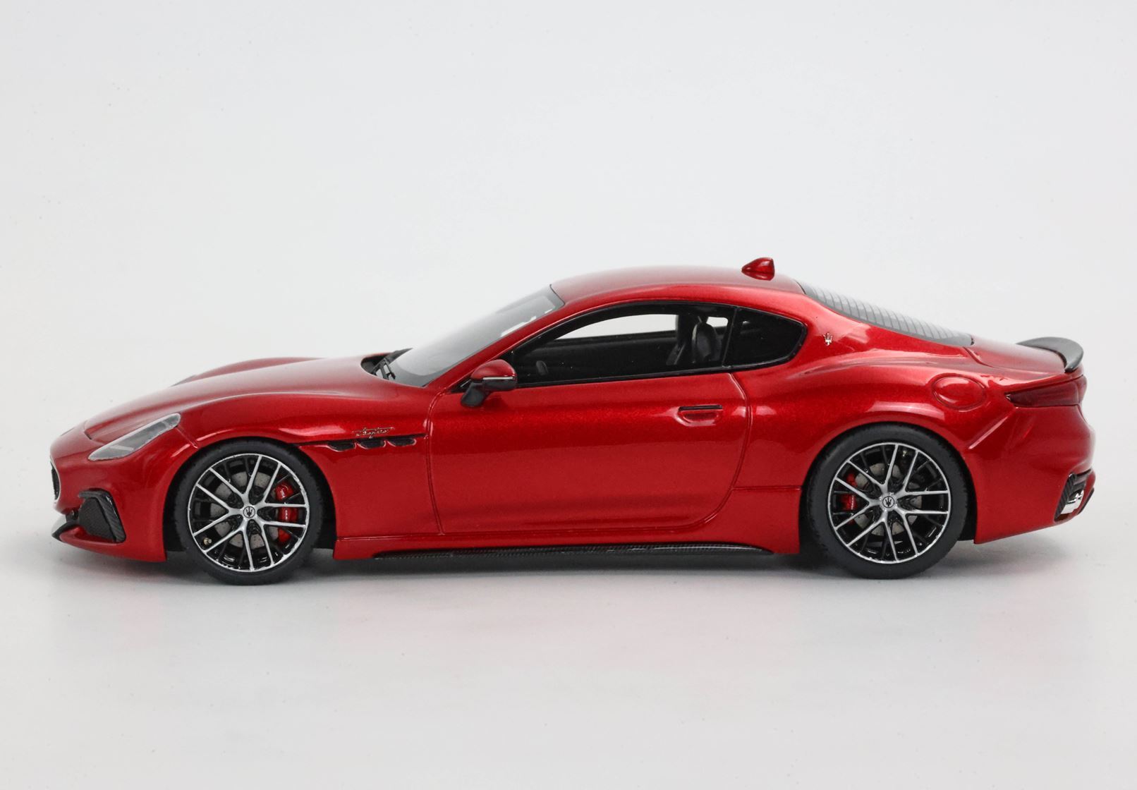 MASERATI GRANTURISMO TROFEO 2023 ROSSO GT - Vroomi