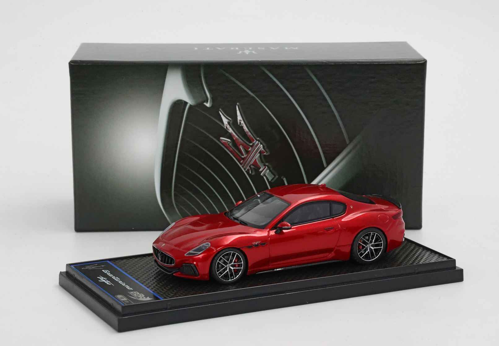 MASERATI GRANTURISMO TROFEO 2023 ROSSO GT - Vroomi