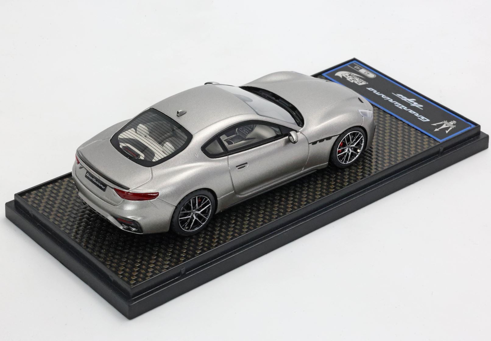 MASERATI GRANTURISMO TROFEO 2023 GRIGIO MARATEA MATT - Vroomi