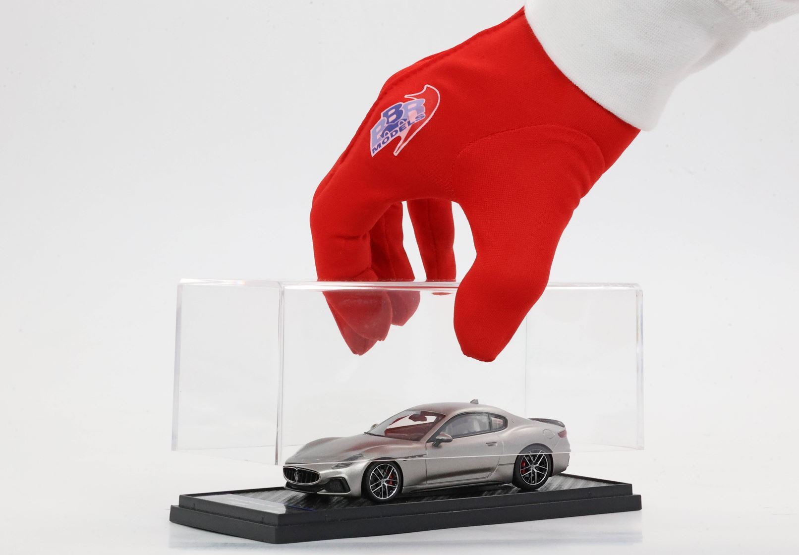 MASERATI GRANTURISMO TROFEO 2023 GRIGIO MARATEA MATT - Vroomi