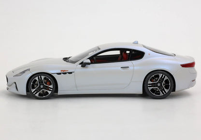MASERATI GRANTURISMO FOLGORE 2023 BIANCO AUDACE - Vroomi