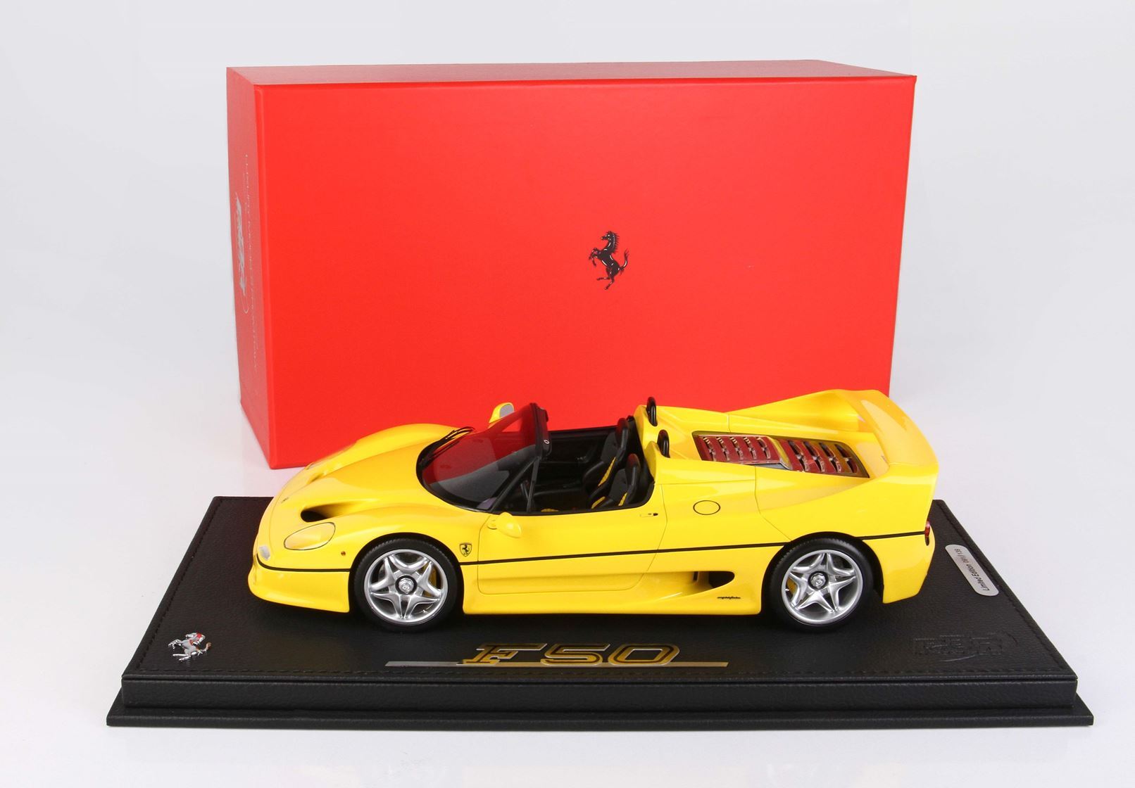FERRARI F50 COUPE 1995 SPIDER VERSION GIALLO - Vroomi