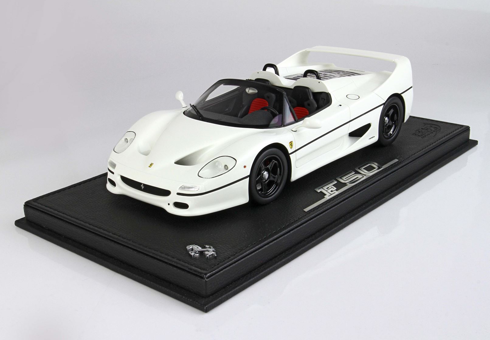 FERRARI F50 COUPE 1995 SPIDER VERSION BIANCO AVUS RUOTE RACE - Vroomi