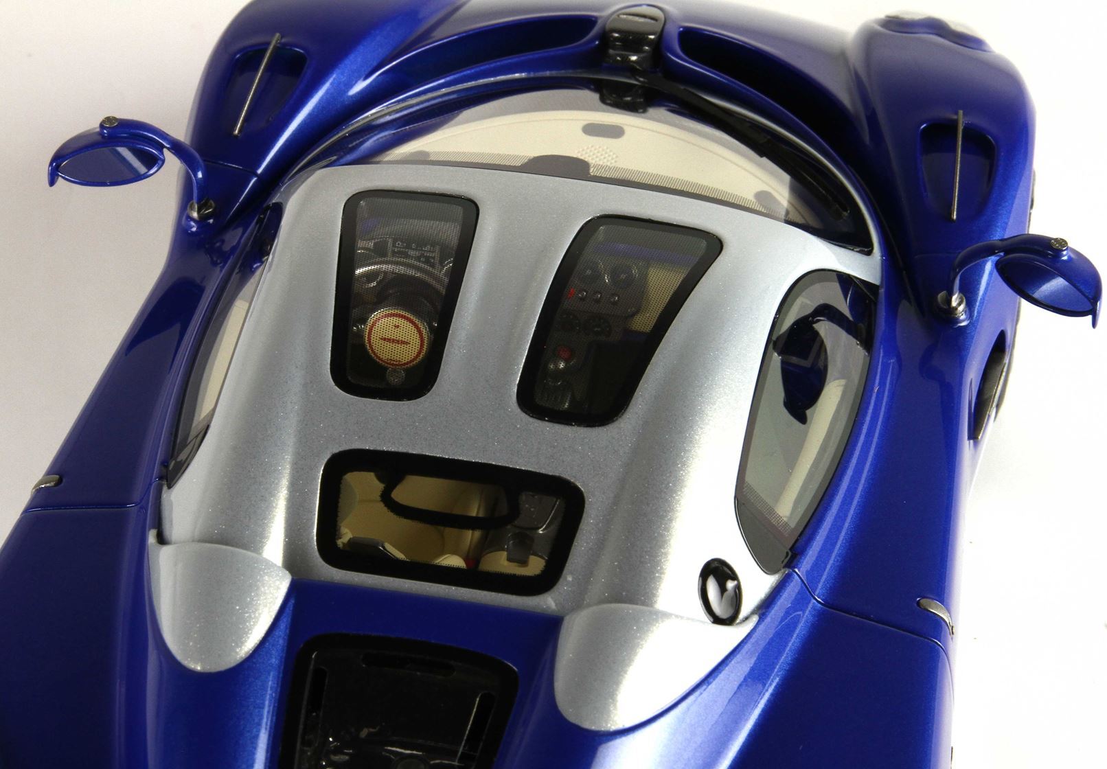 PAGANI UTOPIA M208 METALLIC BLUE - Vroomi