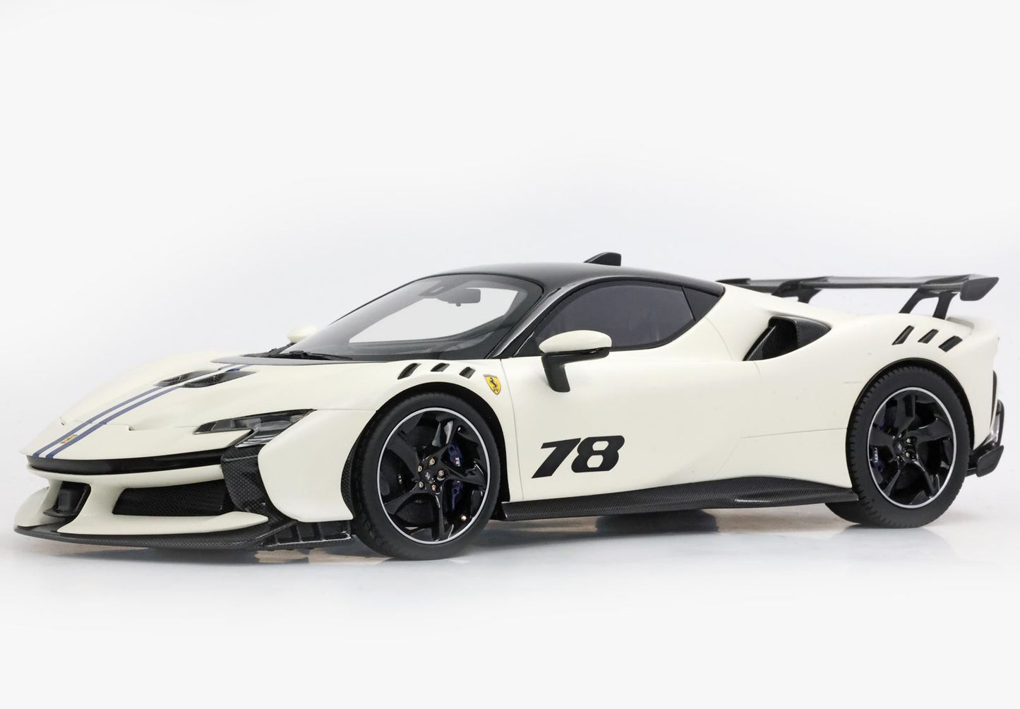 FERRARI SF90 XX STRADALE BIANCO ITALIA OPACO N.78 - Vroomi