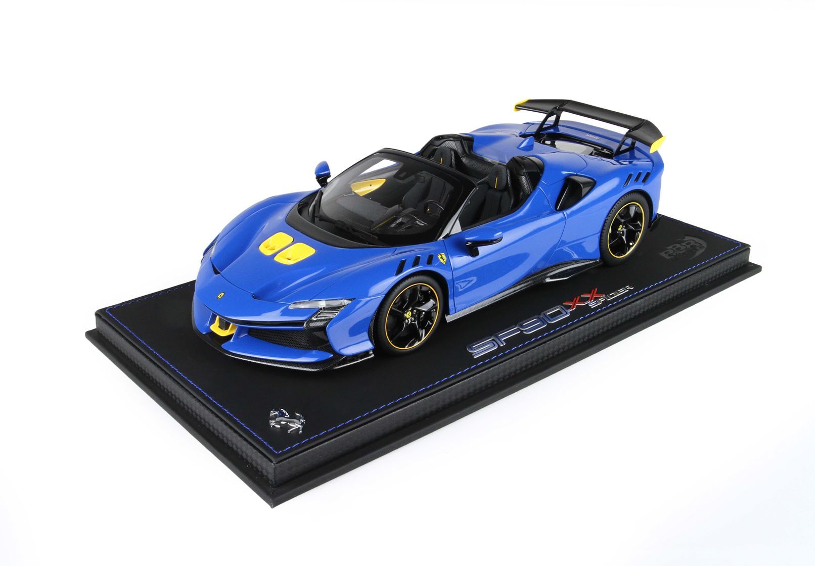 FERRARI SF90 XX SPIDER AZZURRO DINO E GIALLO - Vroomi