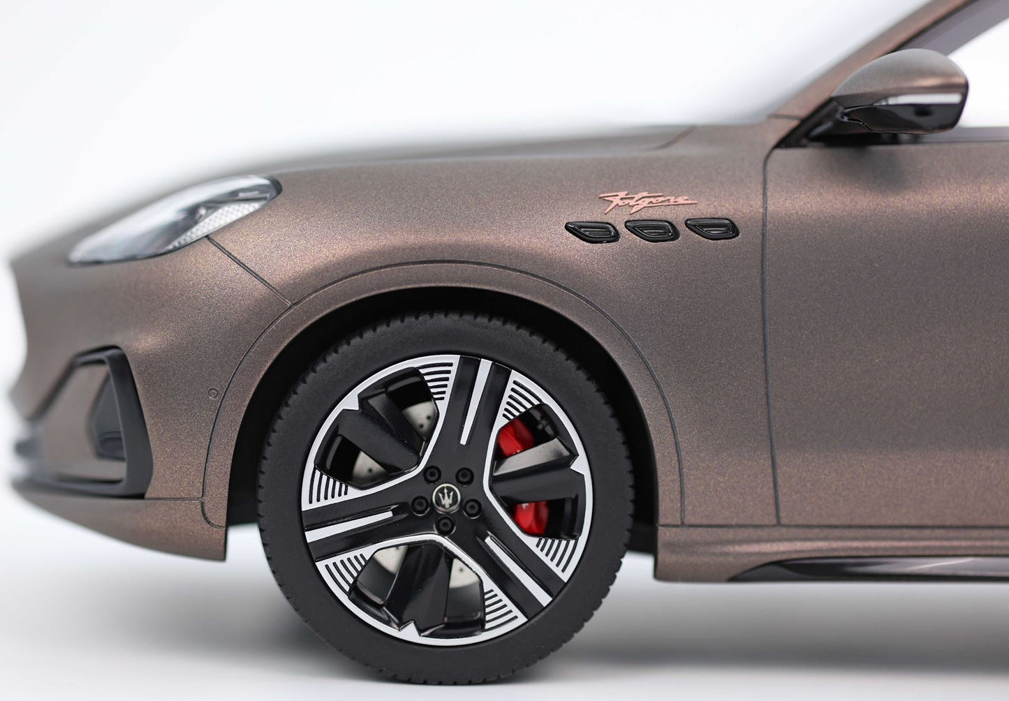 MASERATI GRECALE FOLGORE 2022 RAME FOLGORE - Vroomi