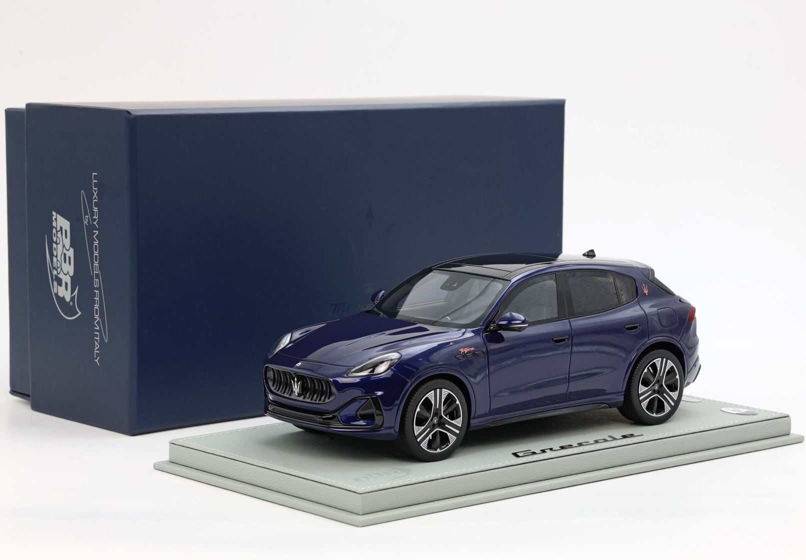 MASERATI GRECALE FOLGORE 2022 BLU INTENSO - Vroomi