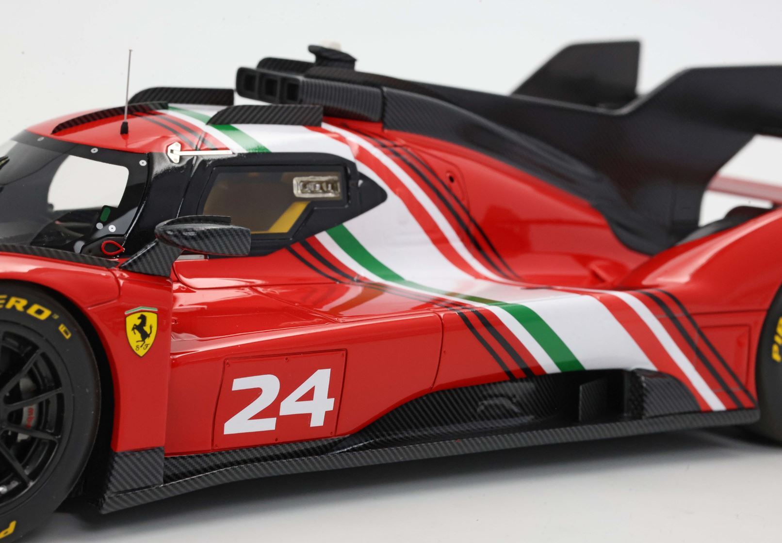 FERRARI 499P MODIFICATA BASE IN FIBRA DI CARBONIO - Vroomi